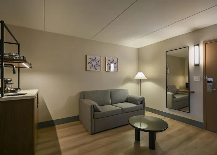 Hilton Winnipeg Airport Suites