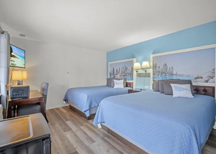 Bluebird Day Inn & Suites