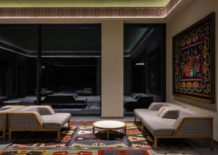 Jolly Alon Hotel & Business Center