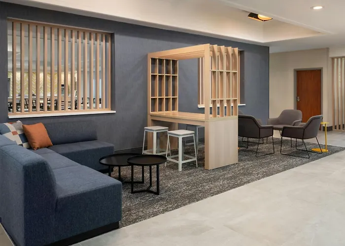 Comfort Inn & Suites Near Universal Resort-Convention Ctr