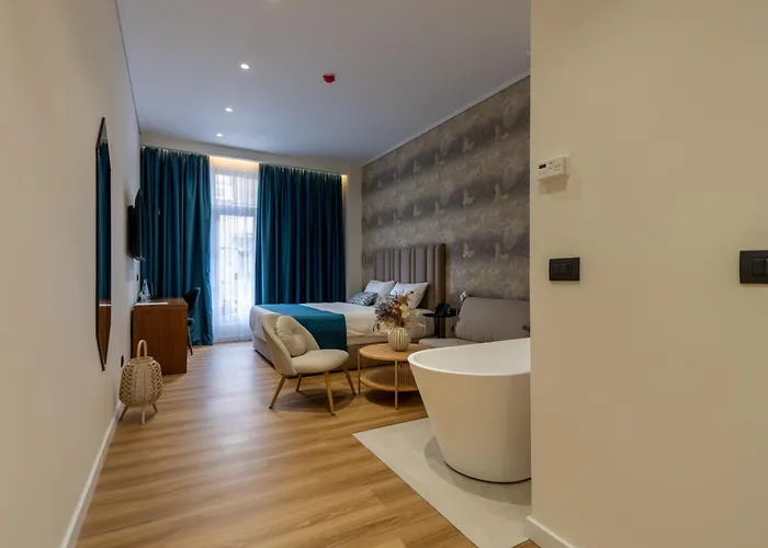 Golden City Hotel , Tirana