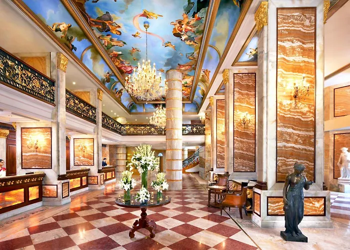 Hotel The Royal Plaza