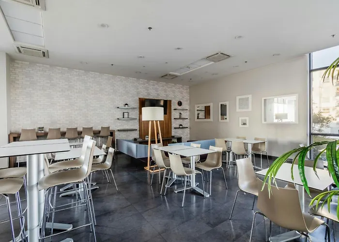 Motels City Express By Marriott La Raza