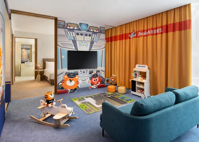 In Luxury hotels Crowne Plaza Changi Airport By Ihg