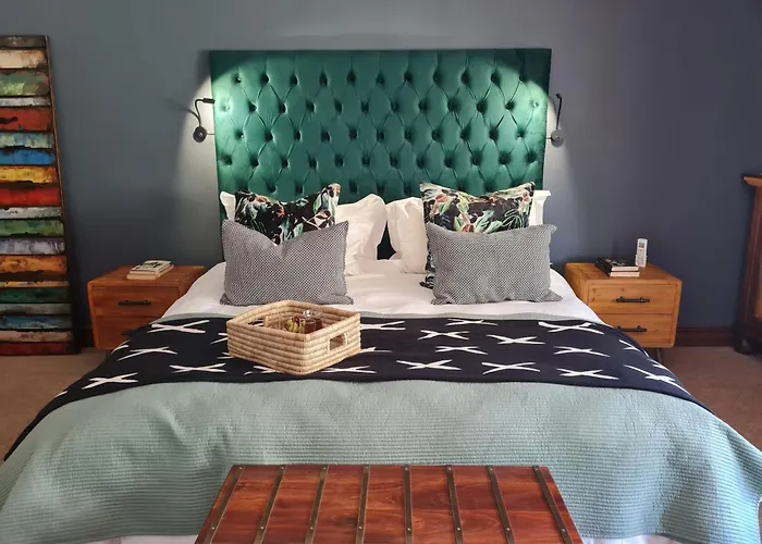 The Woodpecker Inn
