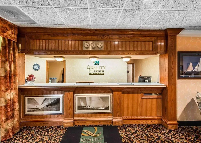 Romantic hotels Quality Inn & Suites Erie Near Casino