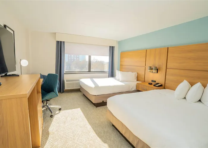Elimwood Hotel A Ramada