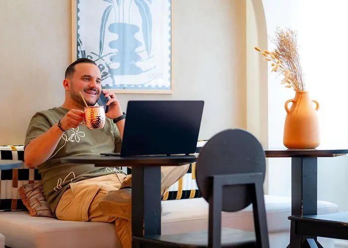Animaux admis Mercure Saint Raphael Centre