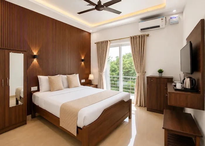 Raaj Inn