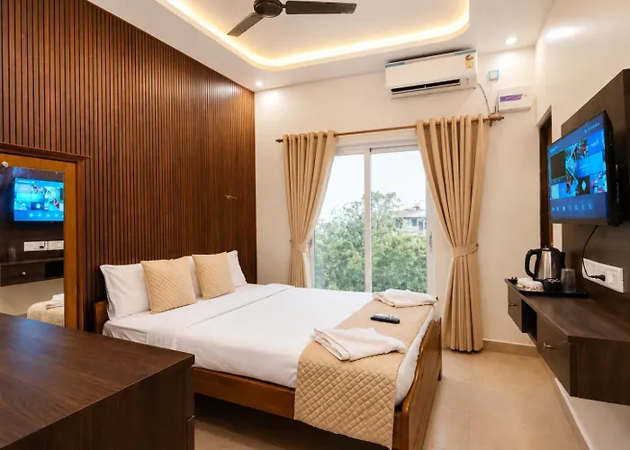 Raaj Inn