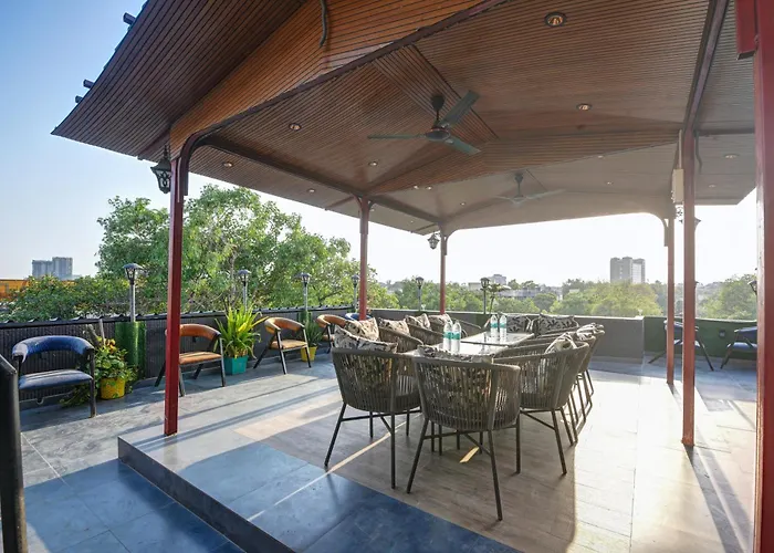 Hotel Le Grand Roof Top Restaurant - Walk-In From Rk Ashram Metro Station
