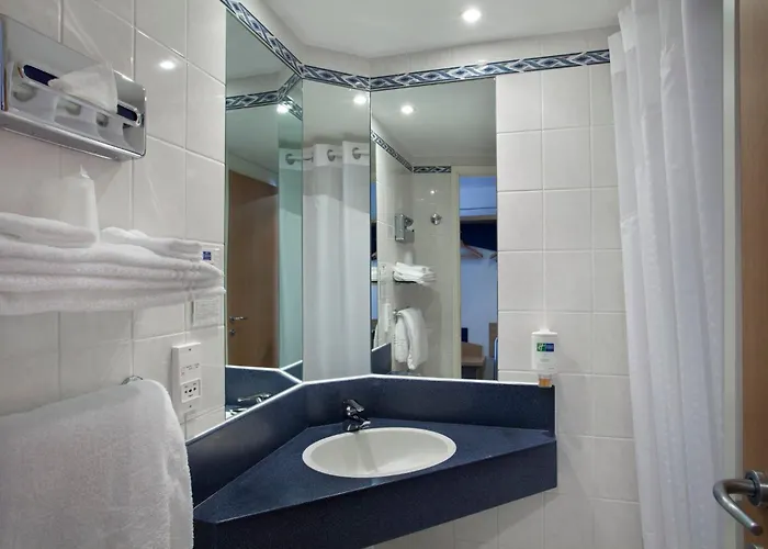 Holiday Inn Express Geneva Airport By Ihg