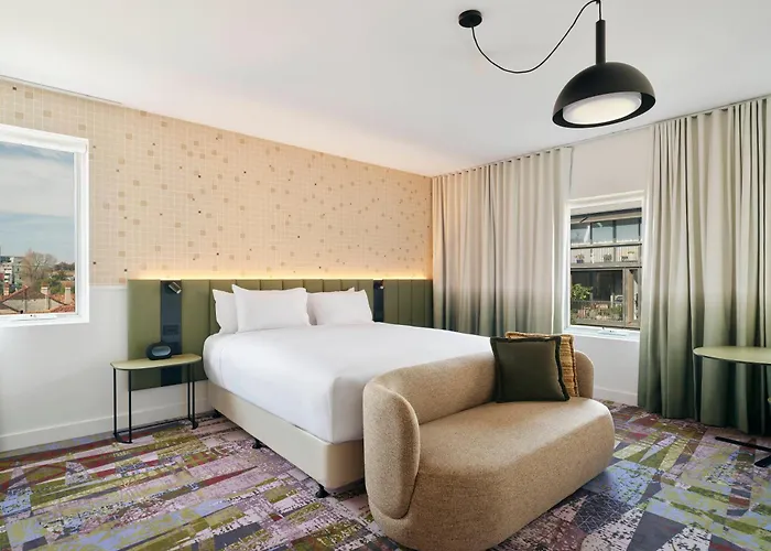Saint Kilda Beach Hotel