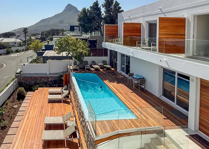 Finchley Guesthouse In Camps Bay