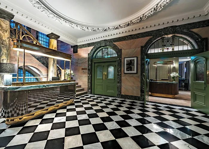  Stock Exchange , Manchester, Autograph Collection