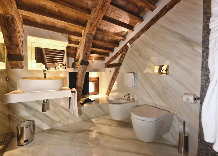 Santa Croce Boutique