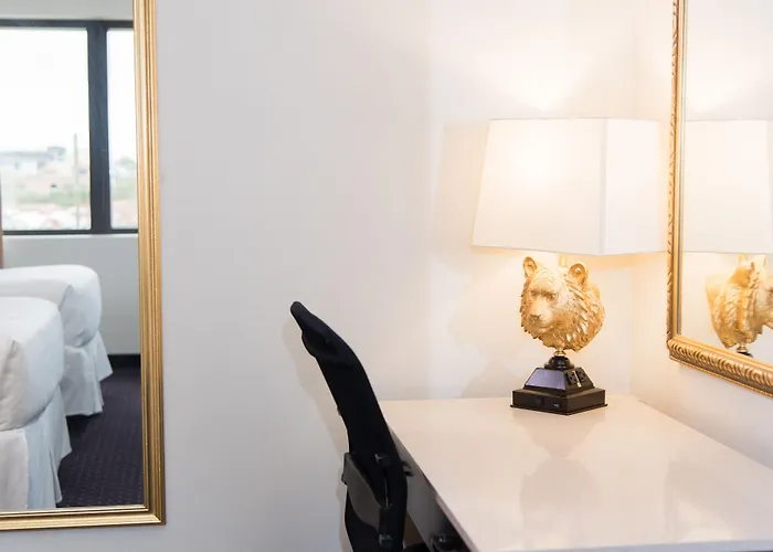 Hotel suites Cook And Conference Center At Lsu