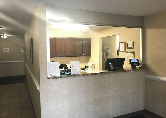 Red Roof Inn & Suites Dickinson
