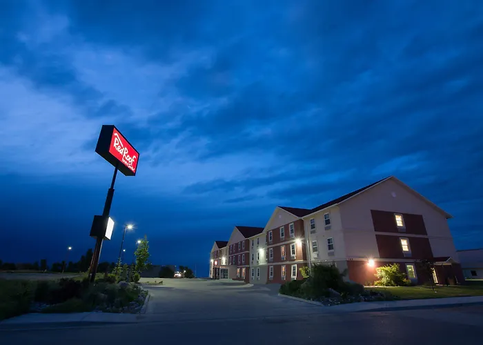 Red Roof Inn & Suites Dickinson