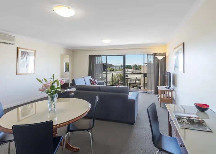 Nesuto Mounts Bay