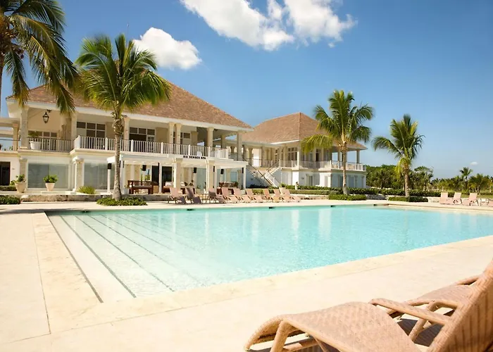 Сity center hotels Tortuga Bay