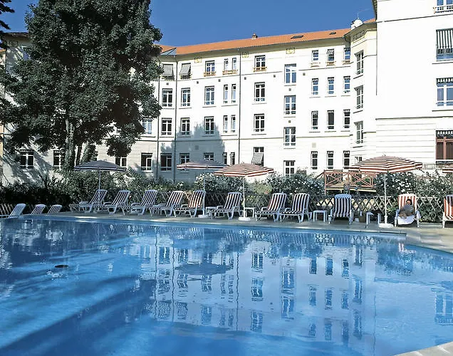 Hôtel accueillant les animaux: Logis Les Loges du Parc