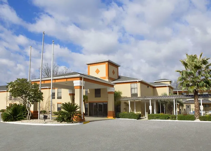 Days Inn & Suites By Wyndham Kinder
