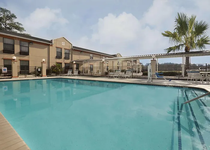 Days Inn & Suites By Wyndham Kinder