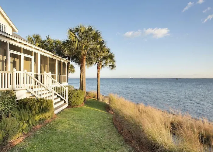 Cottages On Harbor
