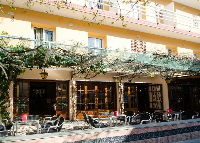  Hostal Lloret