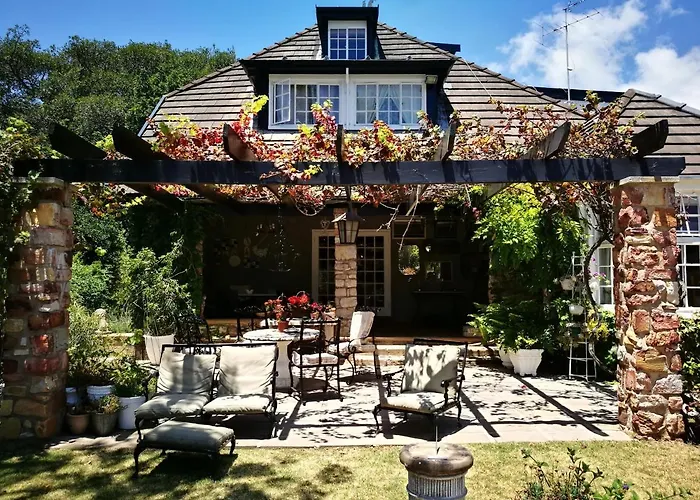 Hotel with Tennis: Forest Hall Guest House